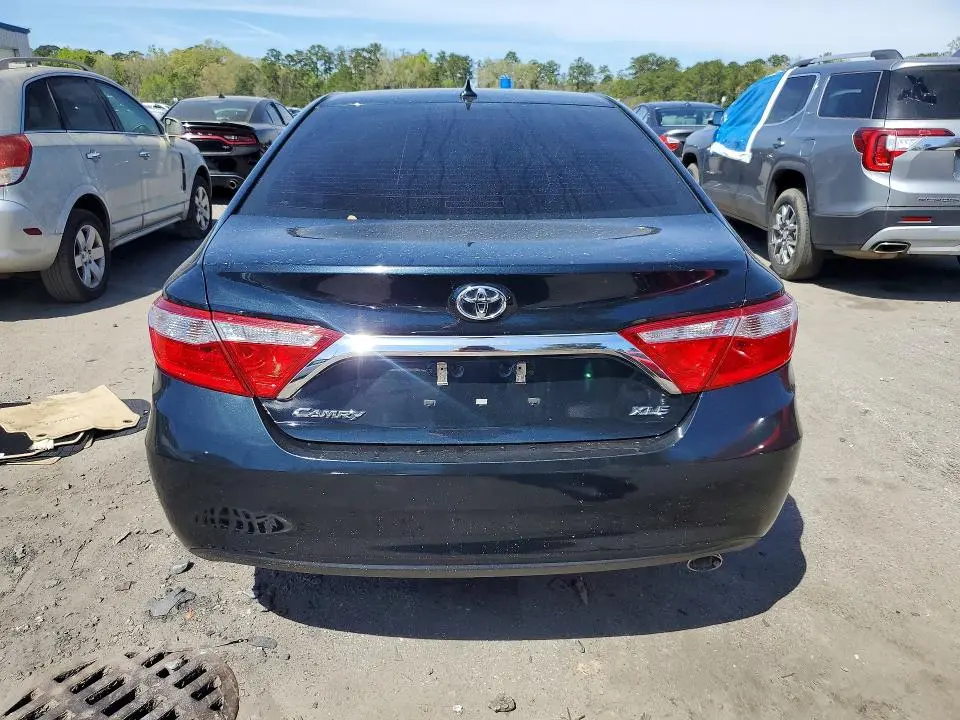 2015 TOYOTA CAMRY XLE  