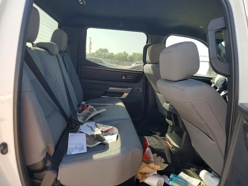 2025 TOYOTA TUNDRA SR5  