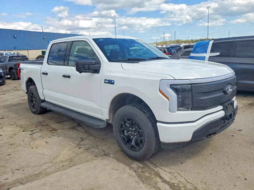2025 FORD F150 LIGHTNING XLT  