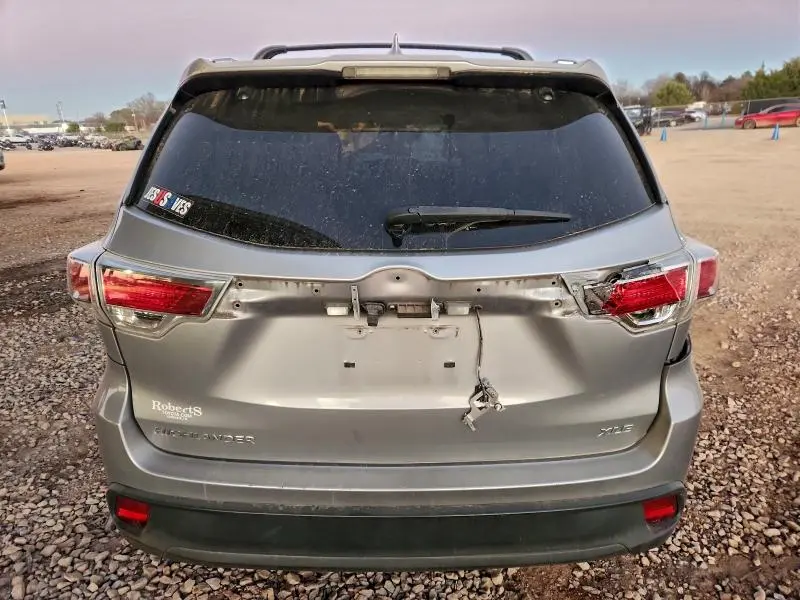 2015 TOYOTA HIGHLANDER XLE  