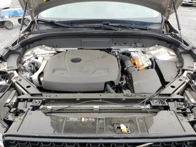 2024 VOLVO XC60 PLUS  