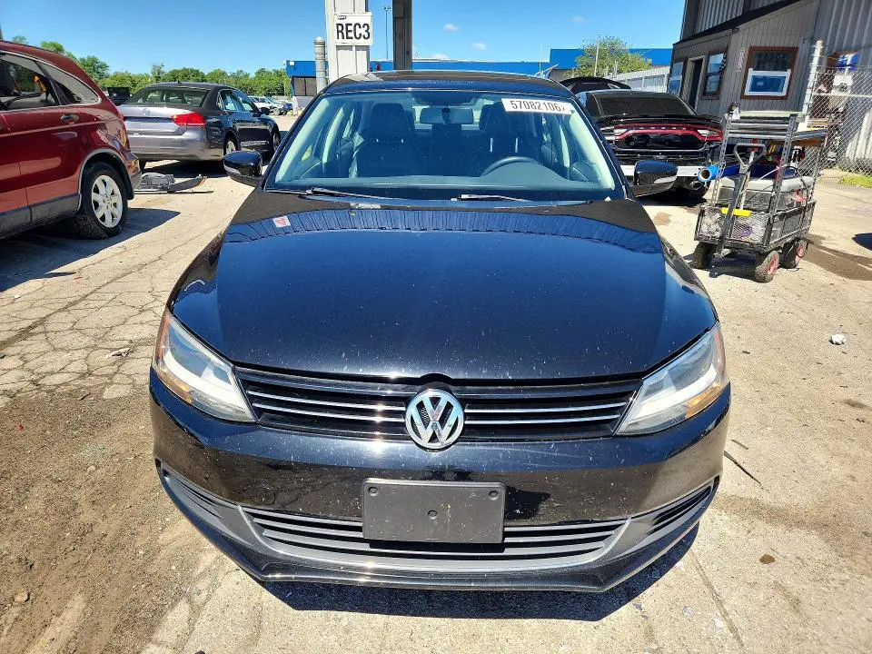 2014 VOLKSWAGEN JETTA SE  