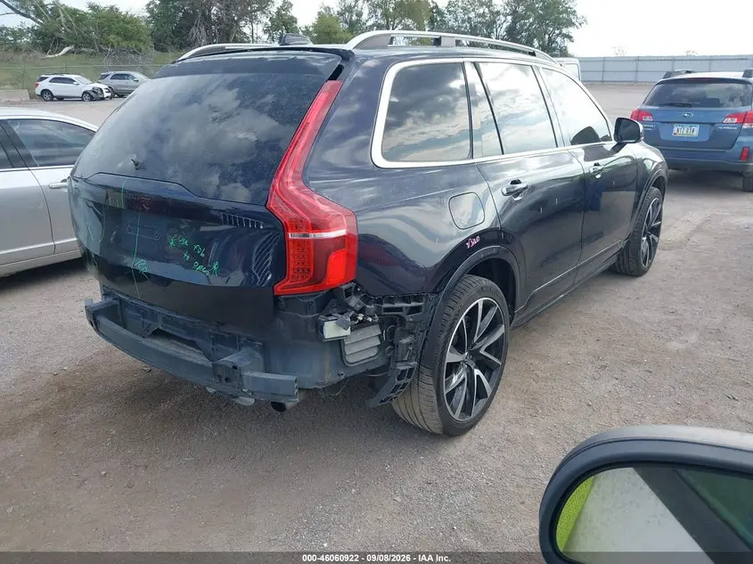 2017 VOLVO XC90 T6 MOMENTUM