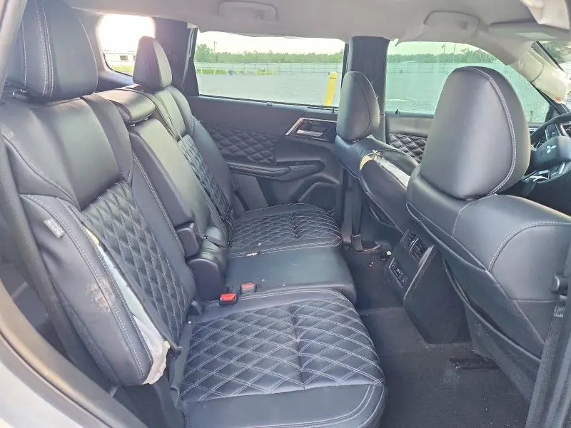 2023 MITSUBISHI OUTLANDER SEL  