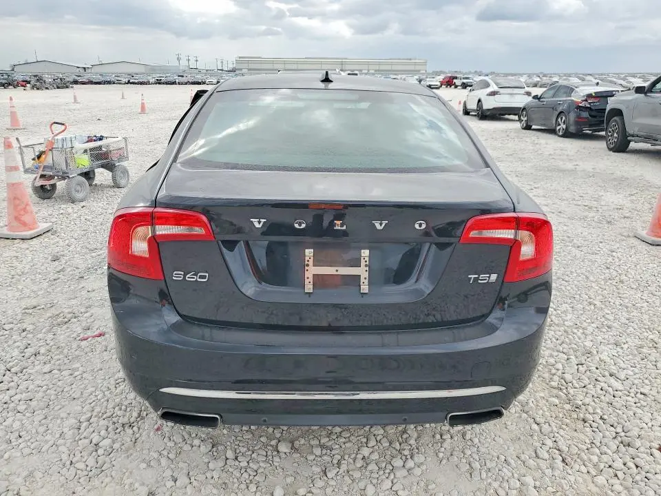 2016 VOLVO S60 PLATINUM  