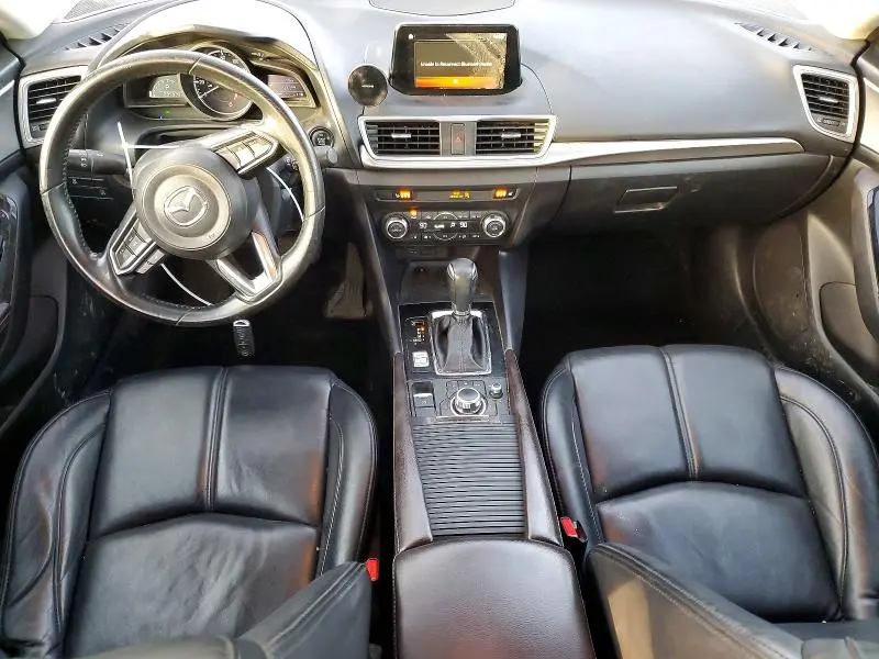 2017 MAZDA 3 TOURING  