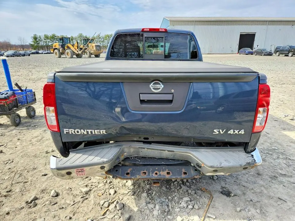 2015 NISSAN FRONTIER SV  