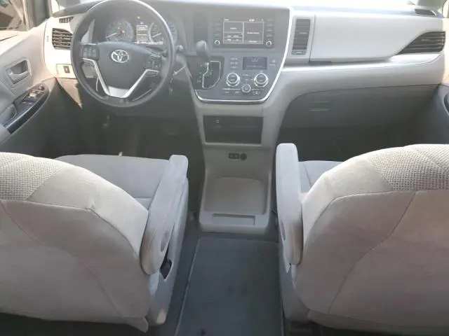 2019 TOYOTA SIENNA   