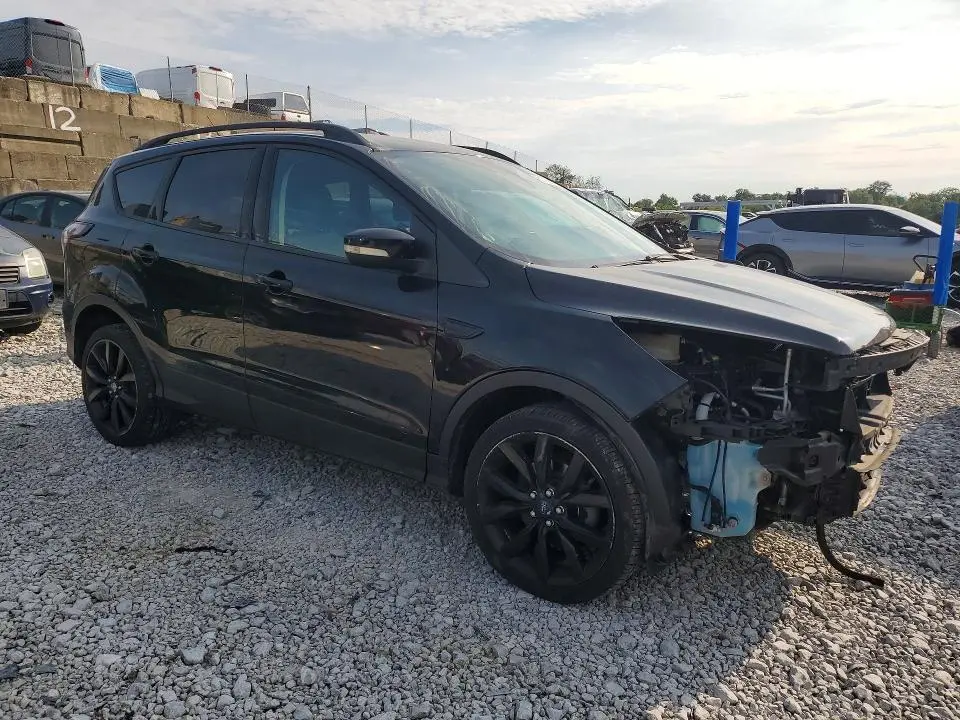 2017 FORD ESCAPE TITANIUM  