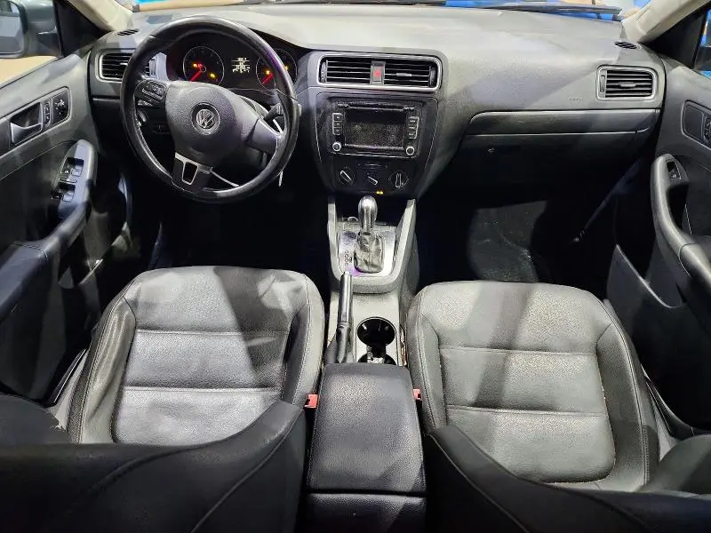 2012 VOLKSWAGEN JETTA SE  
