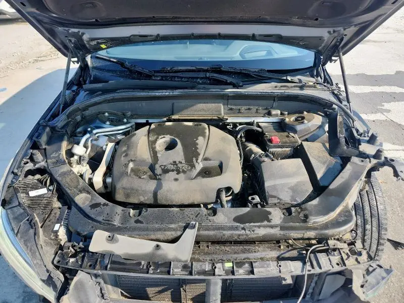 2021 VOLVO XC60 T5 MOMENTUM  