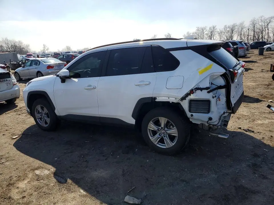 2024 TOYOTA RAV4 XLE  