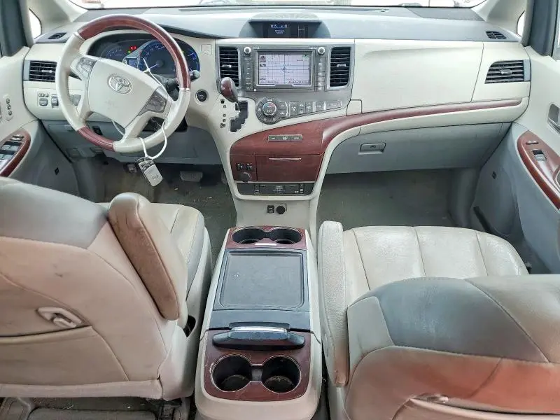 2013 TOYOTA SIENNA LIMITED 7-PASSENGER  