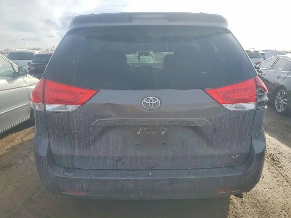 2012 TOYOTA SIENNA LE  