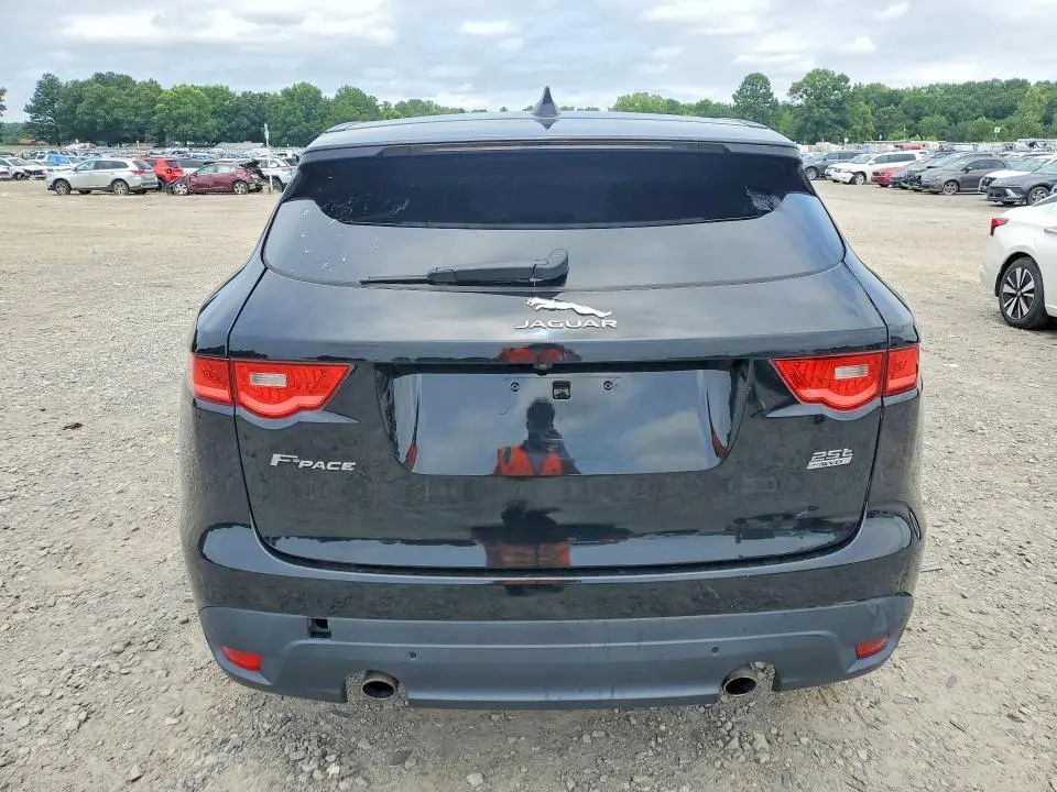 2018 JAGUAR F-PACE R - SPORT  