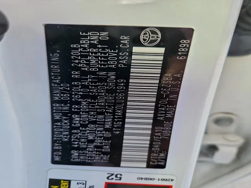 2020 TOYOTA CAMRY SE  