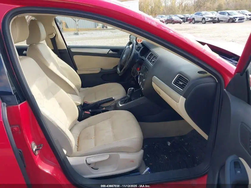 2012 VOLKSWAGEN JETTA 2.0L TDI