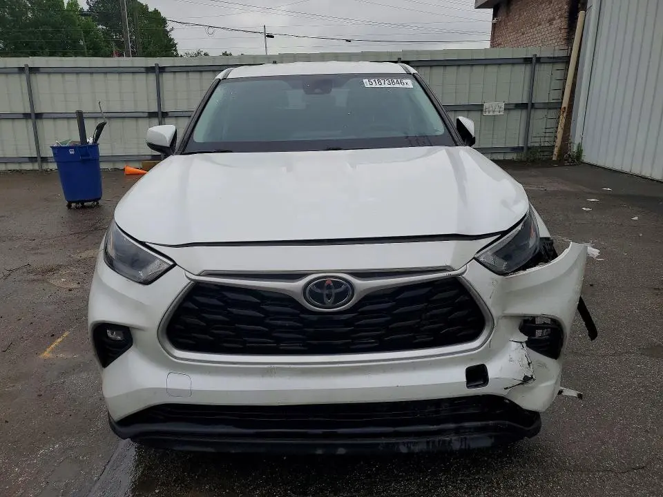 2023 TOYOTA HIGHLANDER LE  