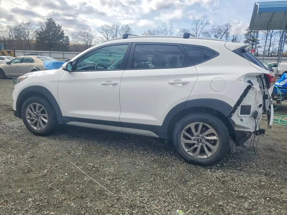 2017 HYUNDAI TUCSON SE  