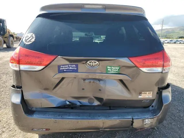 2012 TOYOTA SIENNA XLE  