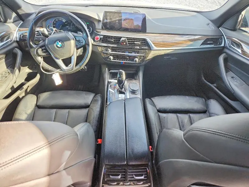 2019 BMW 530E   
