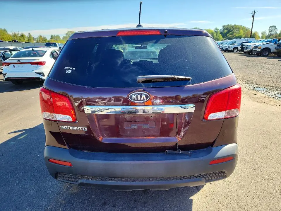 2013 KIA SORENTO LX  