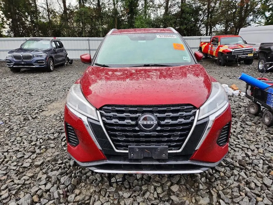 2022 NISSAN KICKS SV  