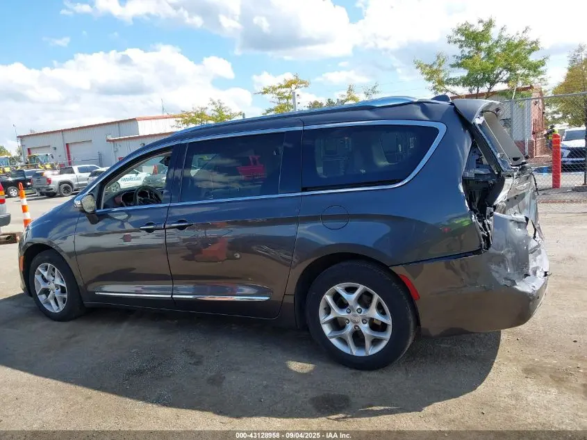 2019 CHRYSLER PACIFICA LIMITED