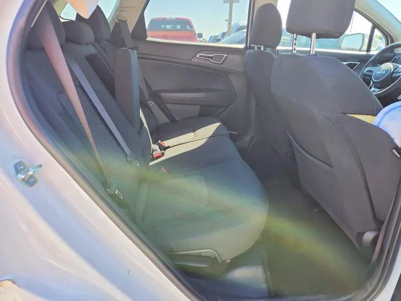 2023 KIA SPORTAGE LX  