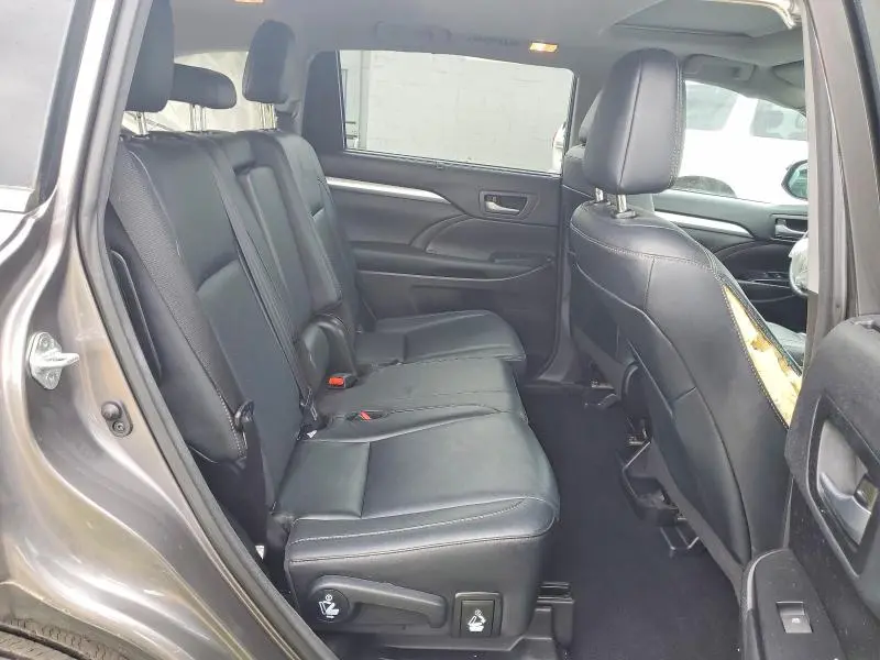 2018 TOYOTA HIGHLANDER XLE  