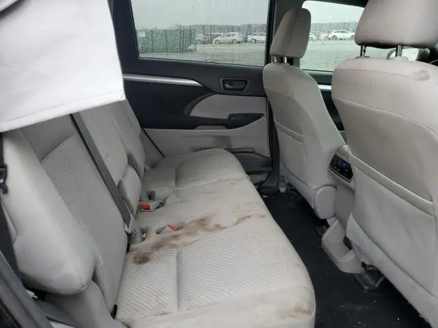 2017 TOYOTA HIGHLANDER LE  