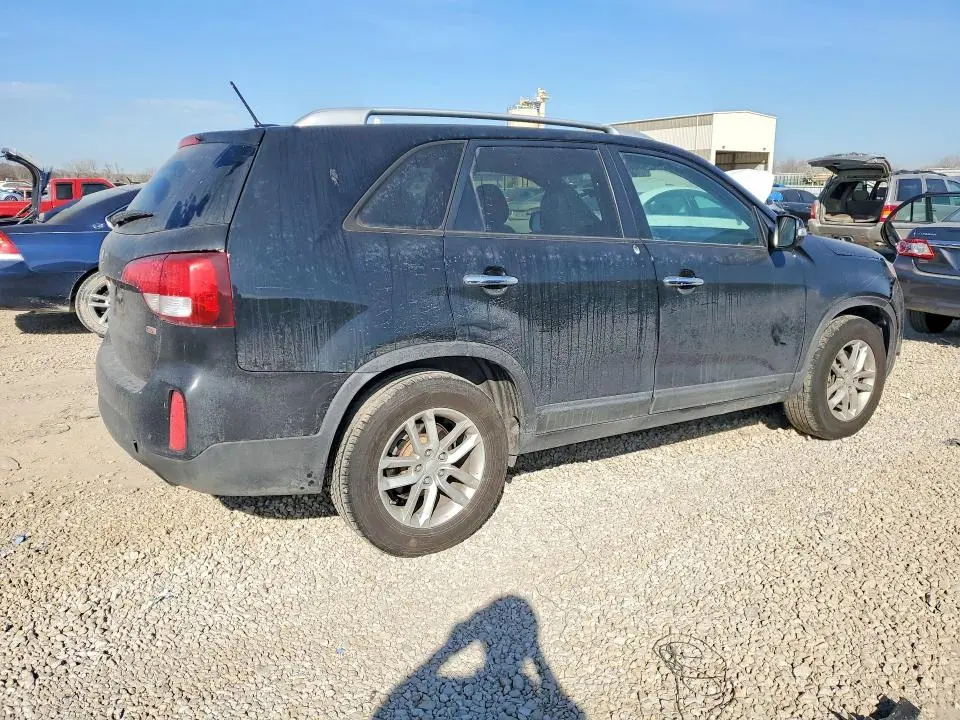 2015 KIA SORENTO LX  
