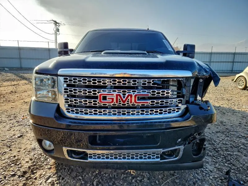 2012 GMC SIERRA K2500 DENALI  