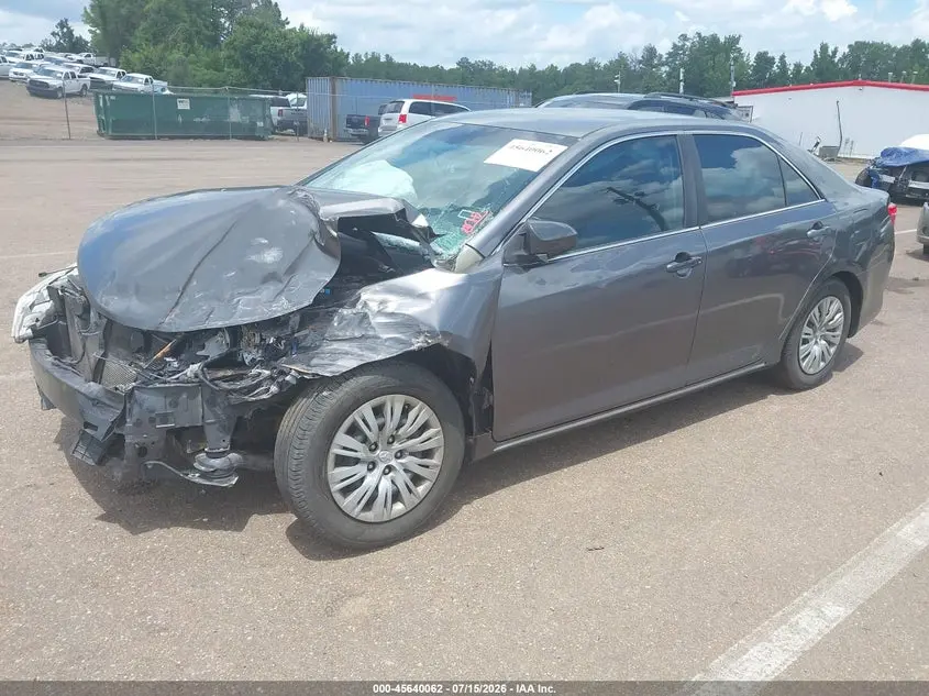 2014 TOYOTA CAMRY LE