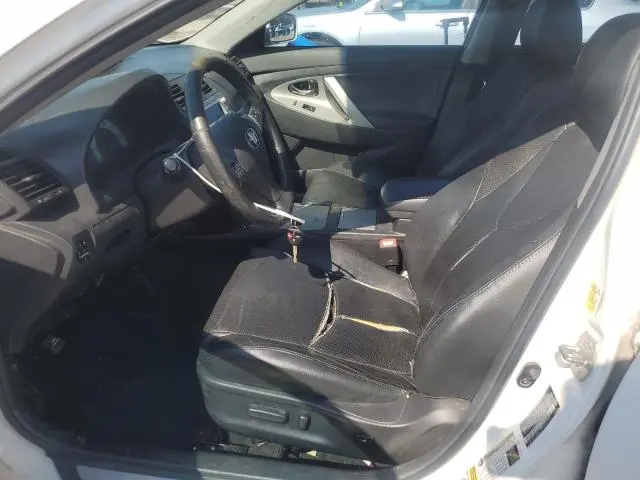 2011 TOYOTA CAMRY SE  