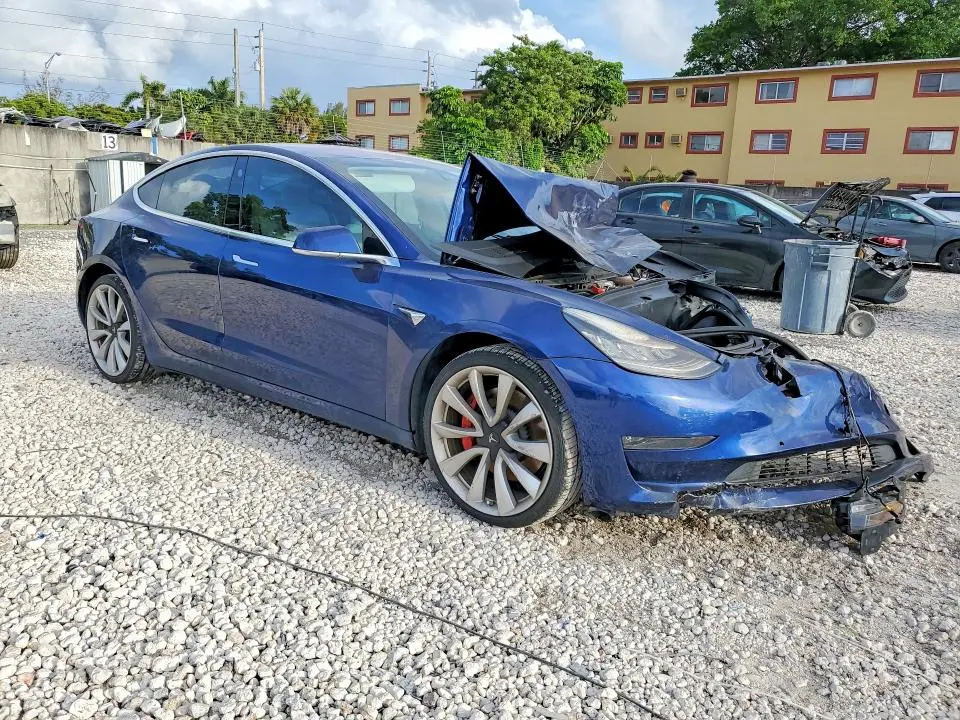 2018 TESLA MODEL 3   