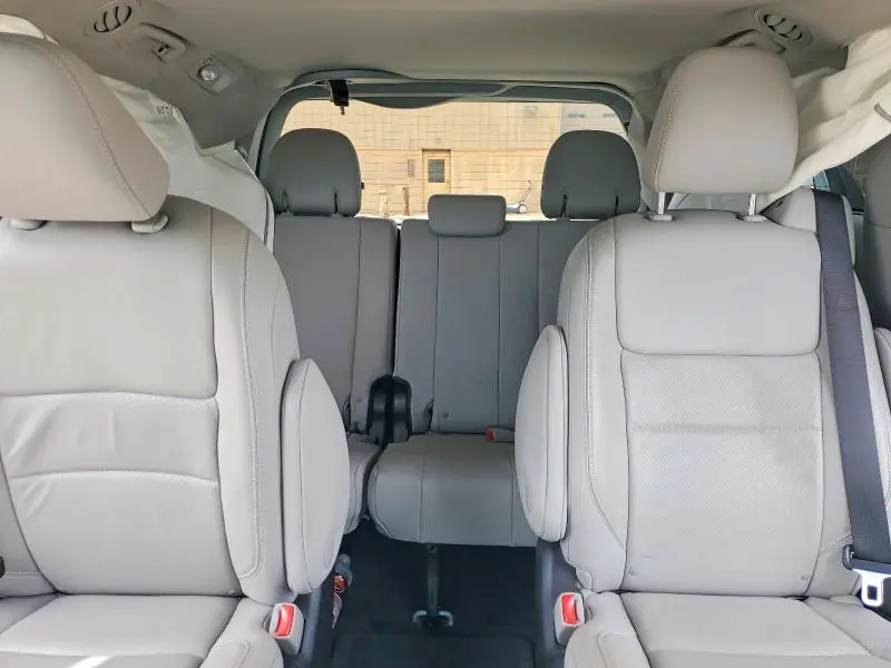 2015 TOYOTA SIENNA LIMITED PREMIUM 7-PASSENGER  