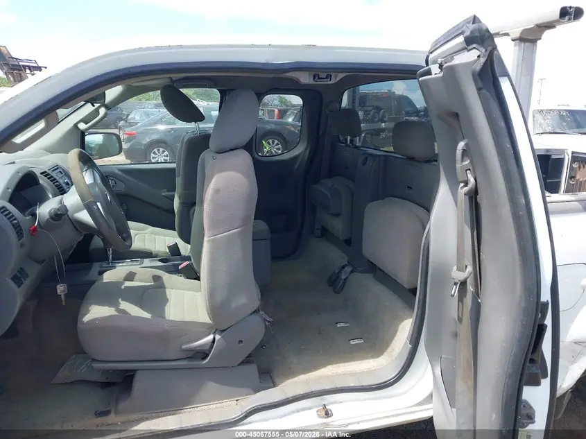 2013 NISSAN FRONTIER S