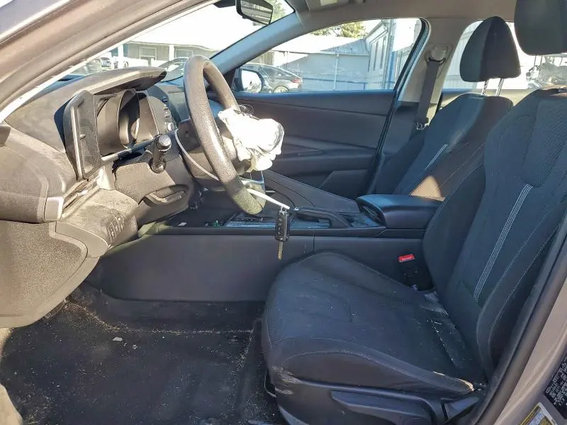 2021 HYUNDAI ELANTRA SE  