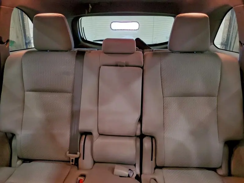 2017 TOYOTA HIGHLANDER LE  