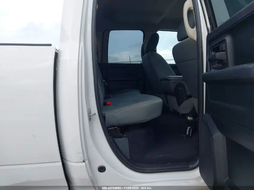 2017 RAM 1500 TRADESMAN  4X2 6'4 BOX