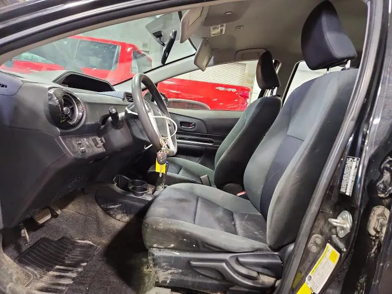 2016 TOYOTA PRIUS C TWO  