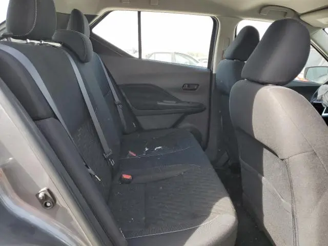 2022 NISSAN KICKS S  