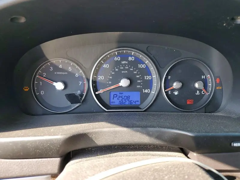2011 HYUNDAI SANTA FE SE  