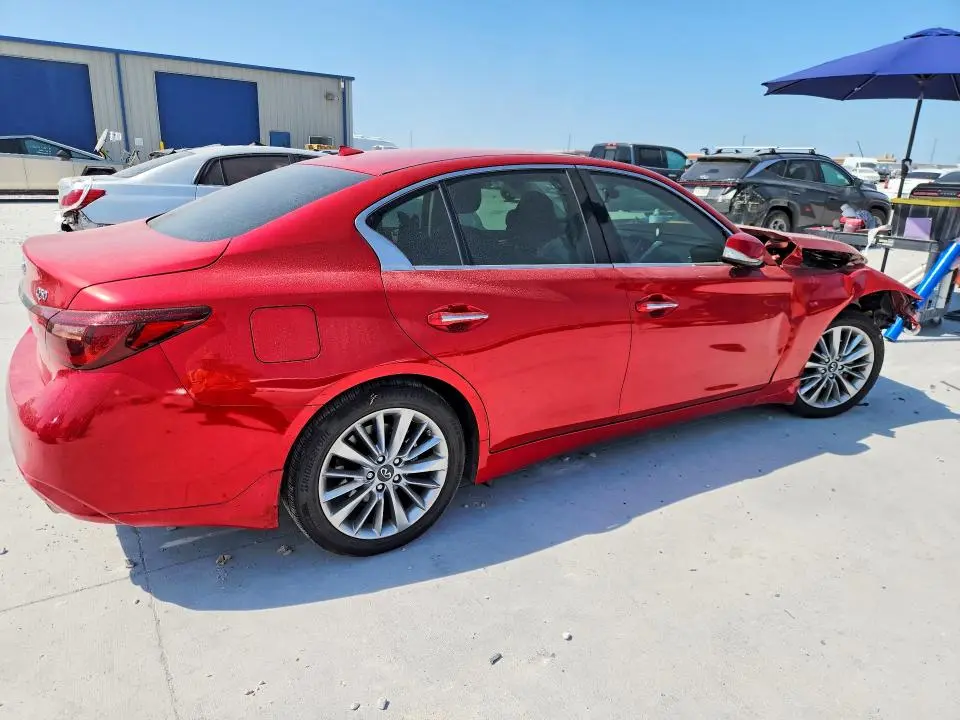 2021 INFINITI Q50 LUXE  