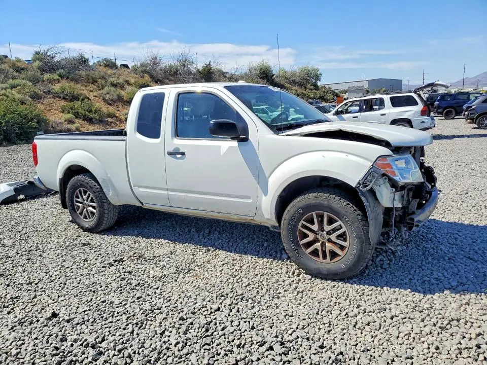 2015 NISSAN FRONTIER SV V6  