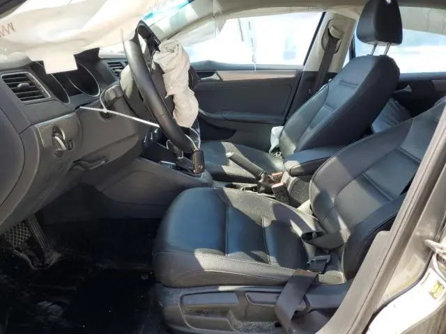 2017 VOLKSWAGEN JETTA SE  