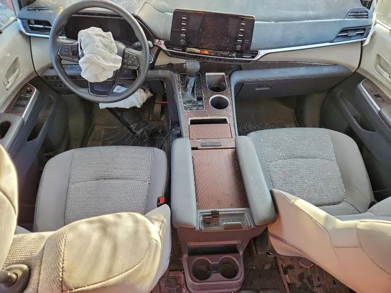 2024 TOYOTA SIENNA LE 8-PASSENGER  