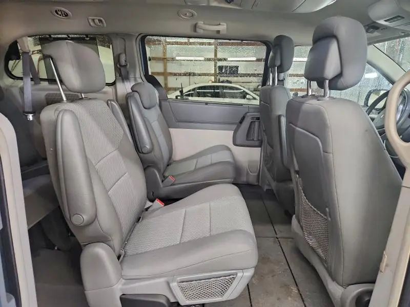 2010 CHRYSLER TOWN & COUNTRY TOURING  