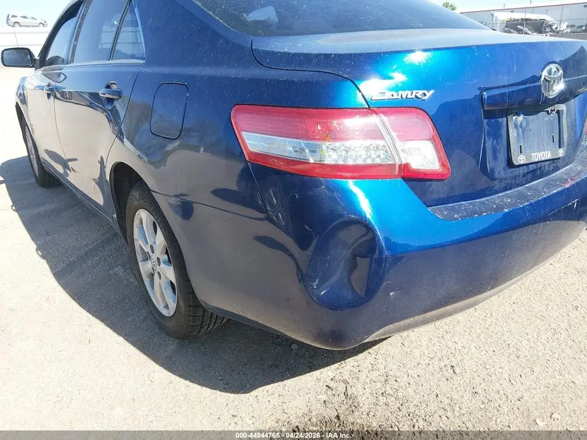 2011 TOYOTA CAMRY LE